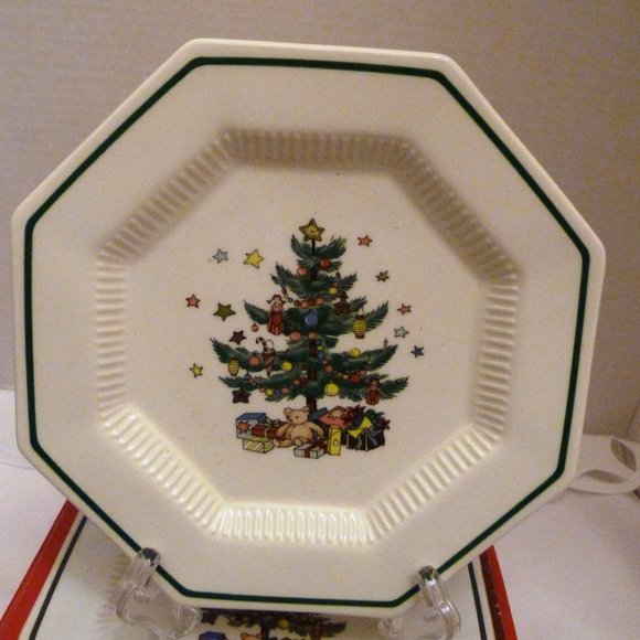 NIKKO Set of 4 Octagonal Christmastime Salad / Dessert Plates Never Used In Box - Picture 7 of 15